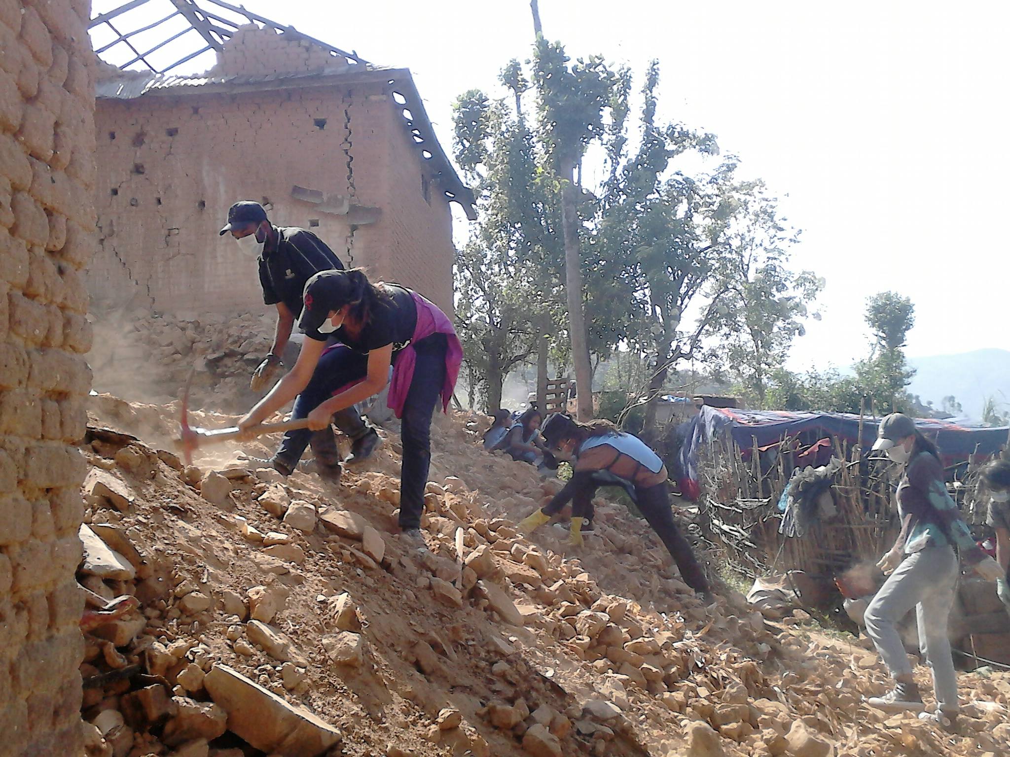 Nepal/2.  Gesuiti e volontari sul campo, ecco i loro racconti