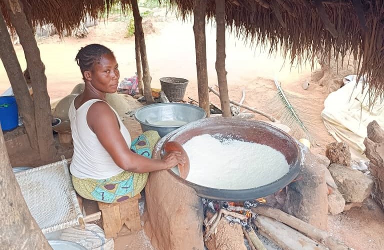 Togo, una cooperativa che trasforma manioca per costruire indipendenza e dignità